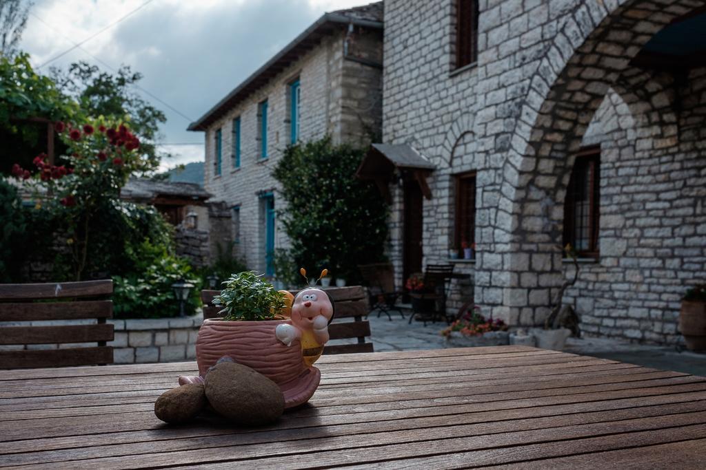 Vikos Hotel Monodendri Exterior foto